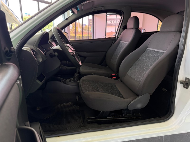 CELTA 1.0 MPFI LS 8V FLEX 2P MANUAL - 2012 - FELIZ