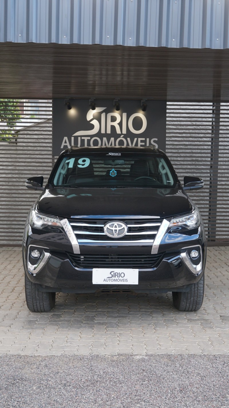 hilux sw4 2.8 srx 4x4 7 lugares 16v turbo intercooler diesel 4p automatico 2019 lajeado