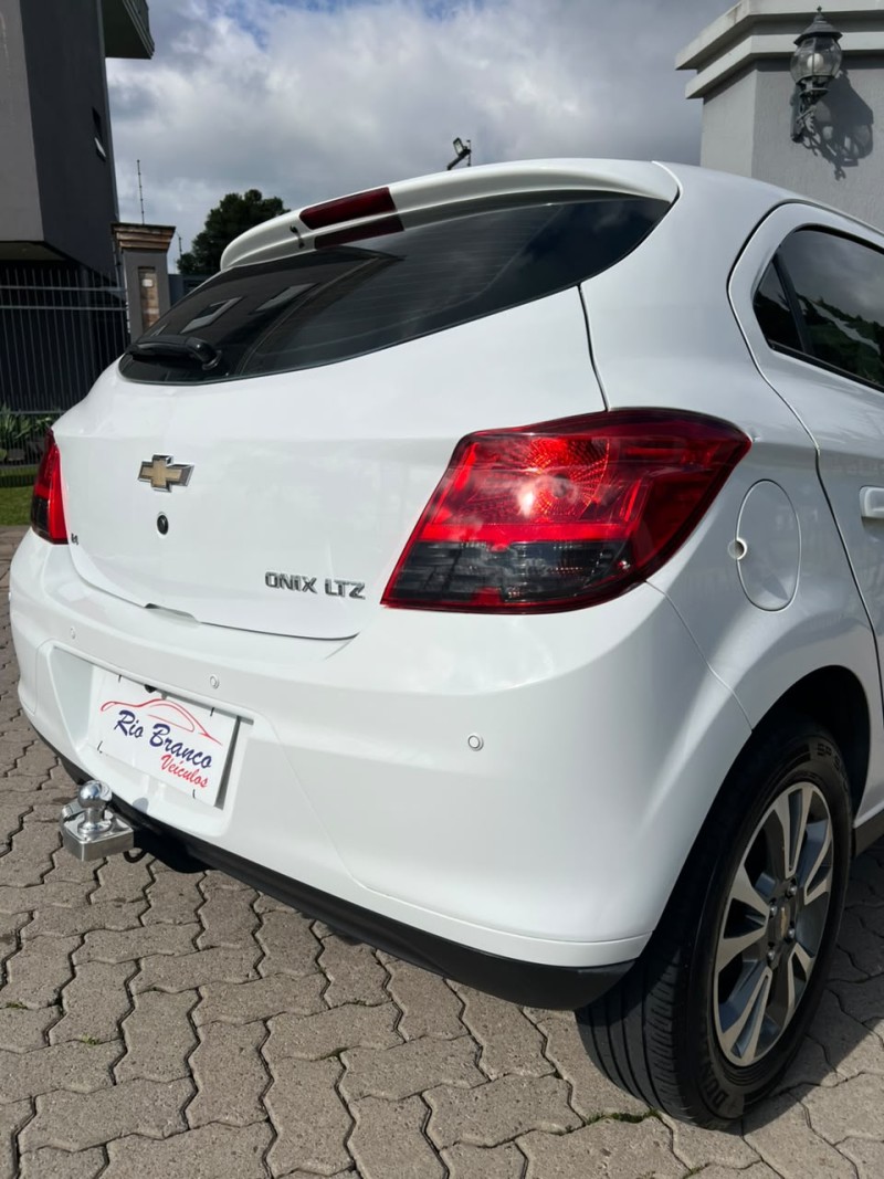 ONIX 1.4 MPFI LTZ 8V FLEX 4P MANUAL - 2014 - CAXIAS DO SUL