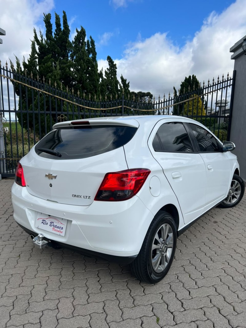 ONIX 1.4 MPFI LTZ 8V FLEX 4P MANUAL - 2014 - CAXIAS DO SUL