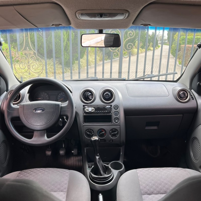 FIESTA 1.0 MPI PERSONNALITÉ 8V FLEX 4P MANUAL - 2005 - CAXIAS DO SUL