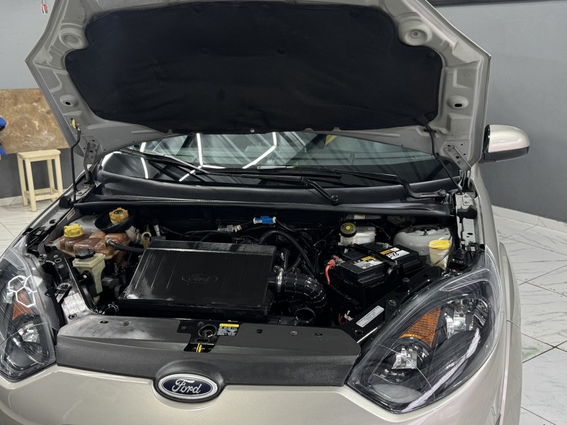 FIESTA 1.0 MPI HATCH 8V FLEX 4P MANUAL - 2012 - CAXIAS DO SUL