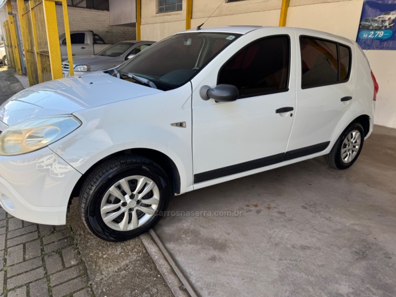 SANDERO 1.0 EXPRESSION 16V FLEX 4P MANUAL - 2009 - BARãO