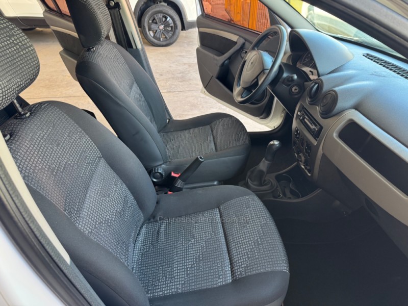 SANDERO 1.0 EXPRESSION 16V FLEX 4P MANUAL - 2009 - BARãO