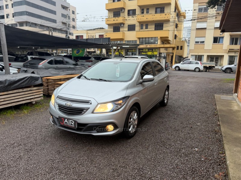 ONIX 1.4 MPFI LTZ 8V FLEX 4P MANUAL - 2015 - GARIBALDI