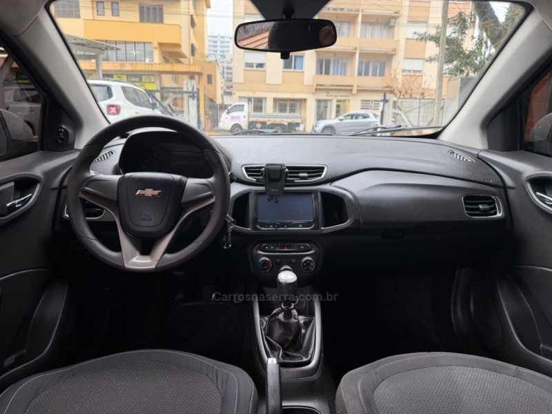 ONIX 1.4 MPFI LTZ 8V FLEX 4P MANUAL - 2015 - GARIBALDI
