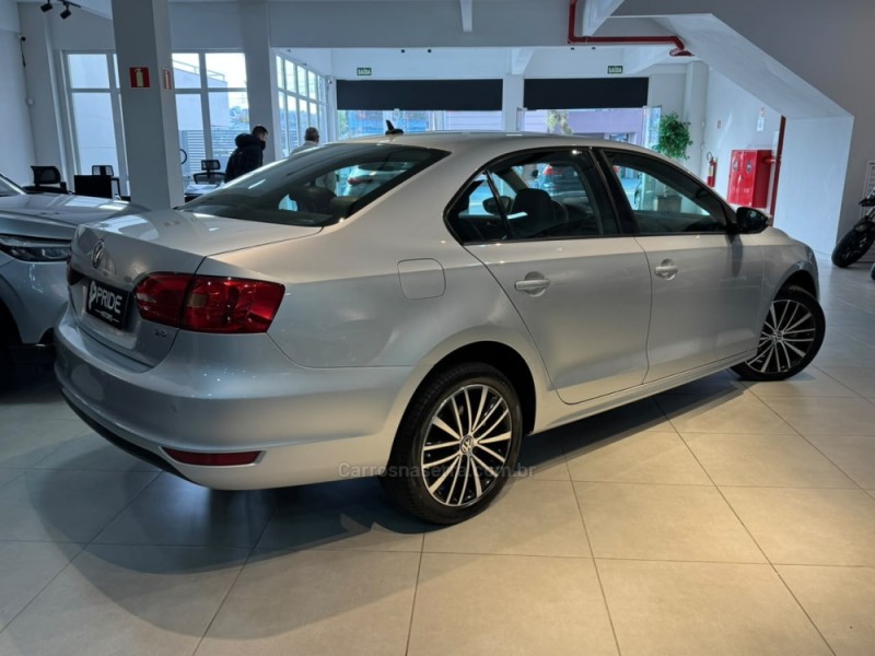 JETTA 2.0 COMFORTLINE FLEX 4P MANUAL - 2012 - CAXIAS DO SUL