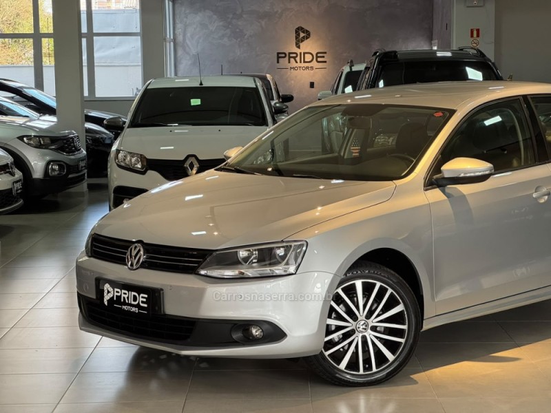 JETTA 2.0 COMFORTLINE FLEX 4P MANUAL - 2012 - CAXIAS DO SUL