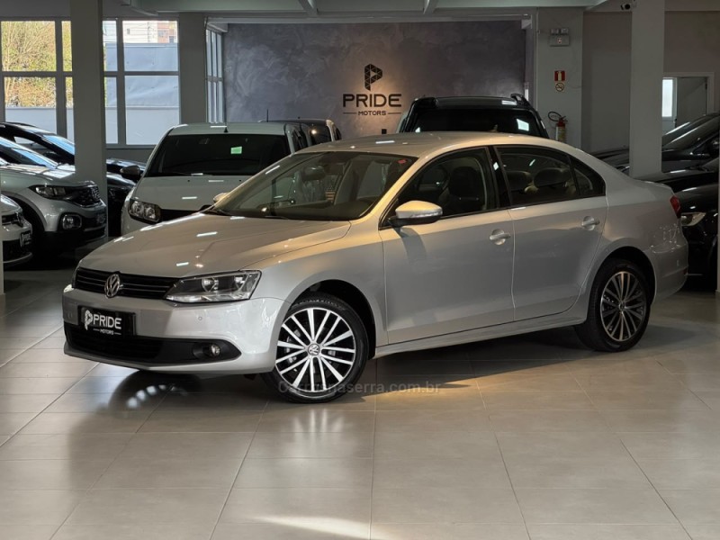 JETTA 2.0 COMFORTLINE FLEX 4P MANUAL - 2012 - CAXIAS DO SUL