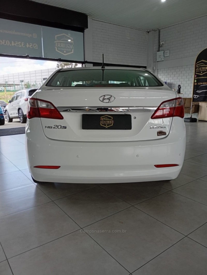 HB20S 1.6 COMFORT PLUS 16V FLEX 4P MANUAL - 2015 - PASSO FUNDO