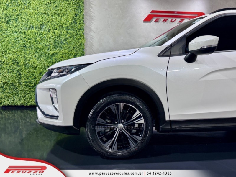 ECLIPSE CROSS 1.5 GLS 16V FLEX 4P AUTOMÁTICO - 2022 - NOVA PRATA