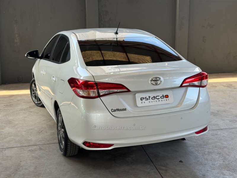 YARIS 1.5 16V FLEX SEDAN XL PLUS TECH MULTIDRIVE3 - 2024 - NOVO HAMBURGO