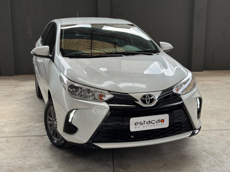YARIS 1.5 16V FLEX SEDAN XL PLUS TECH MULTIDRIVE3 - 2024 - NOVO HAMBURGO