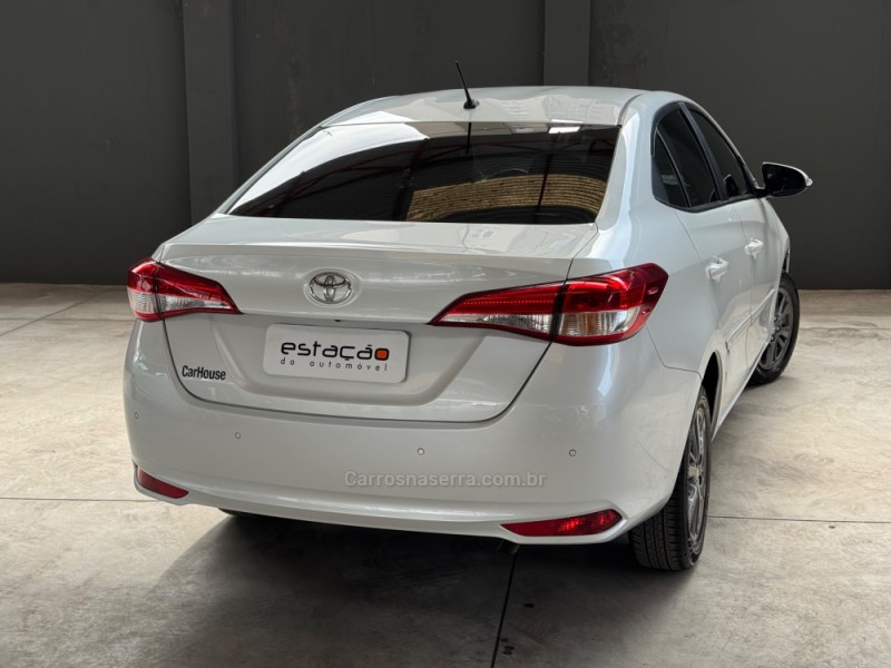 YARIS 1.5 16V FLEX SEDAN XL PLUS TECH MULTIDRIVE3 - 2024 - NOVO HAMBURGO