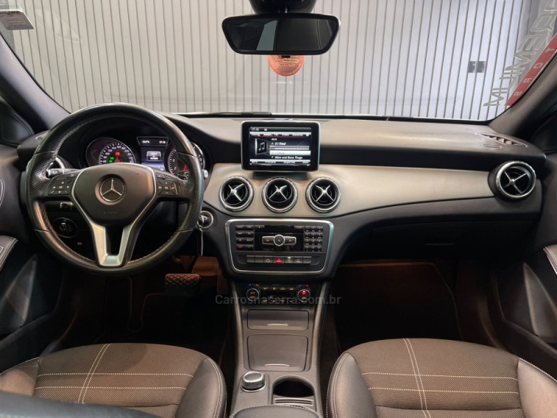 GLA 250 2.0 16V TURBO GASOLINA VISION 4P AUTOMÁTICO - 2015 - DOIS IRMãOS
