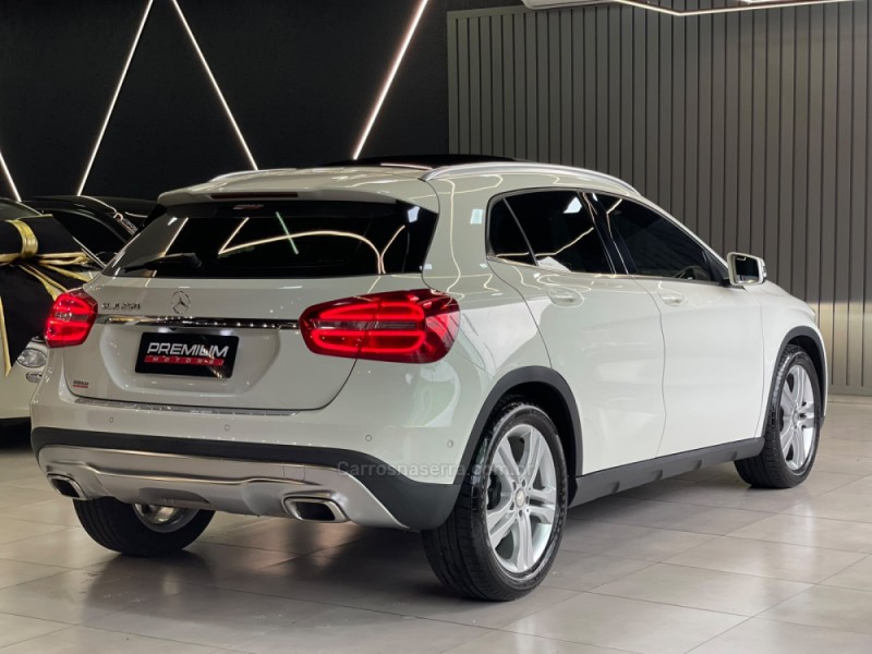 GLA 250 2.0 16V TURBO GASOLINA VISION 4P AUTOMÁTICO - 2015 - DOIS IRMãOS