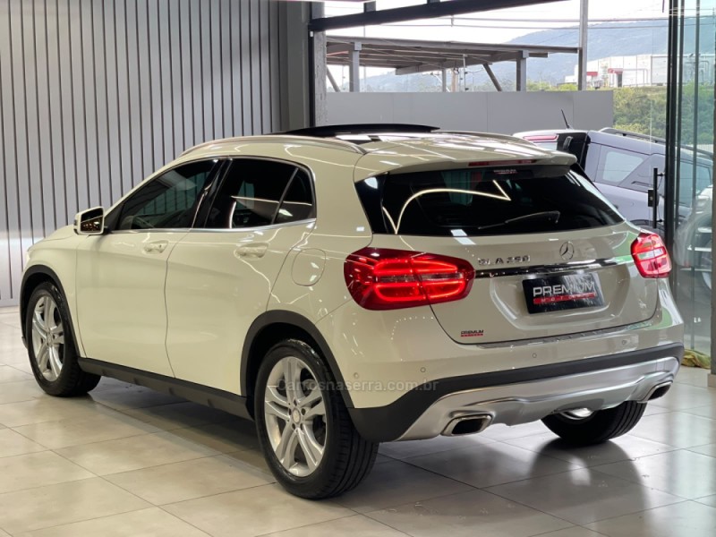 GLA 250 2.0 16V TURBO GASOLINA VISION 4P AUTOMÁTICO - 2015 - DOIS IRMãOS