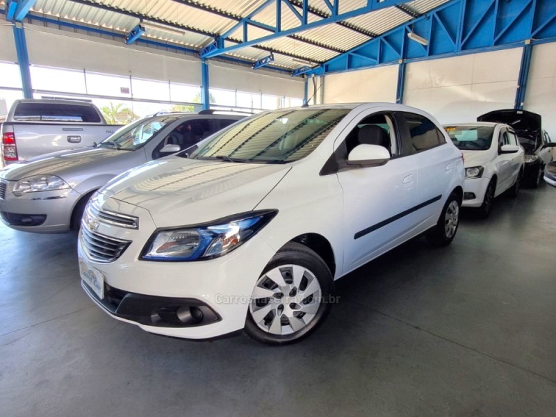 ONIX 1.4 MPFI LT 8V FLEX 4P MANUAL - 2015 - VACARIA