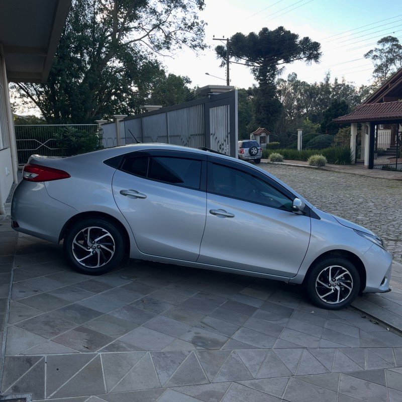 YARIS 1.5 XLS SEDAN 16V FLEX 4P AUTOMÁTICO - 2023 - NOVA PETRóPOLIS