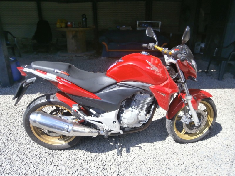 CB 300R  - 2015 - FARROUPILHA