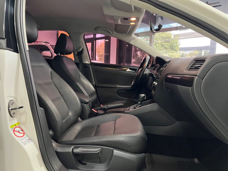 JETTA 2.0 COMFORTLINE FLEX 4P TIPTRONIC - 2012 - CAXIAS DO SUL