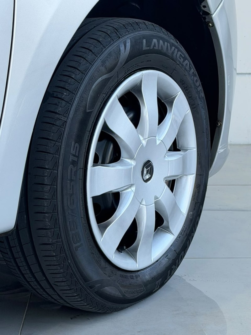 LOGAN 1.6 EXPRESSION 8V FLEX 4P MANUAL - 2014 - CAXIAS DO SUL