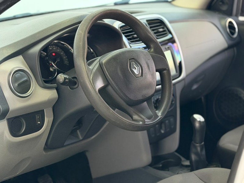 LOGAN 1.6 EXPRESSION 8V FLEX 4P MANUAL - 2014 - CAXIAS DO SUL