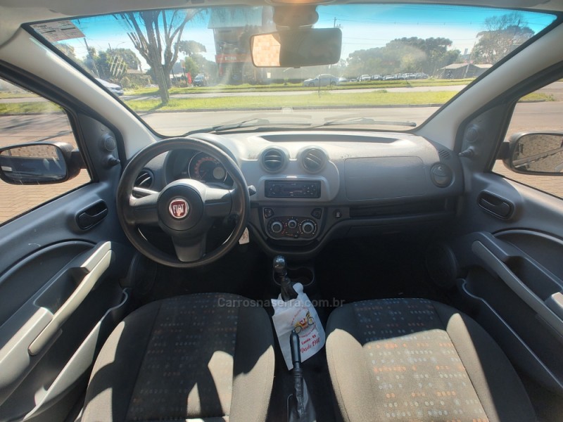 UNO 1.0 VIVACE 8V FLEX 4P MANUAL - 2014 - CANELA