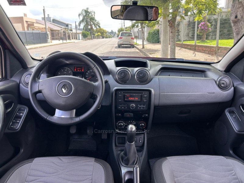 DUSTER 1.6 DYNAMIQUE 4X2 16V FLEX 4P MANUAL - 2013 - VENâNCIO AIRES