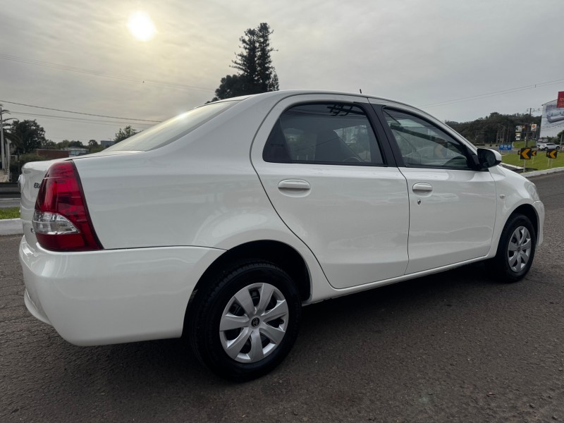 ETIOS 1.5 XS 16V FLEX 4P MANUAL - 2017 - DOIS IRMãOS