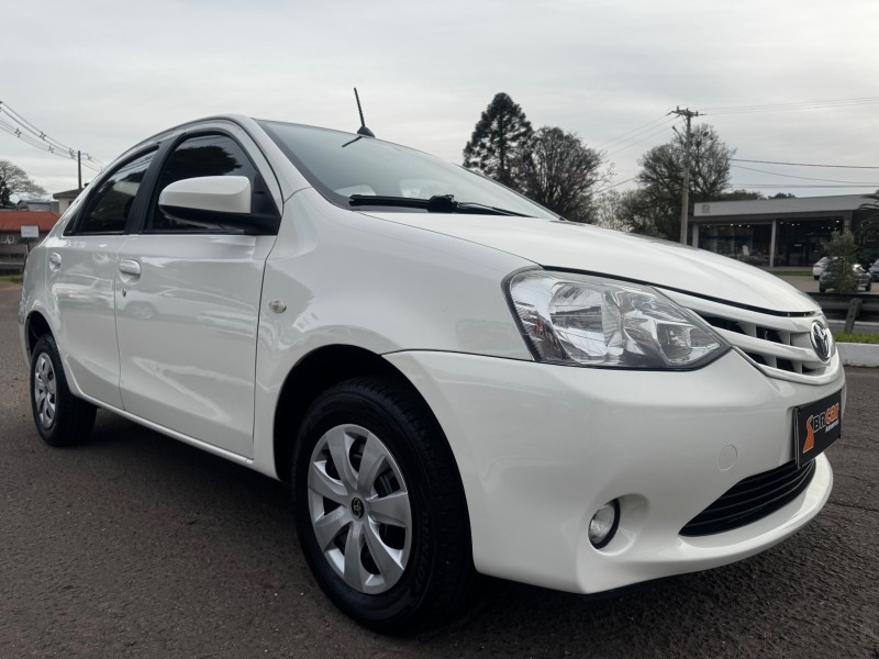 ETIOS 1.5 XS 16V FLEX 4P MANUAL - 2017 - DOIS IRMãOS