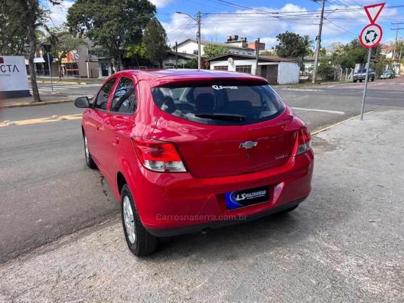 ONIX 1.0 LT 8V FLEX 4P MANUAL - 2013 - VENâNCIO AIRES
