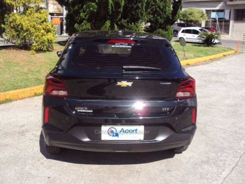 ONIX 1.0 LTZ 12V TURBO FLEX 4P MANUAL - 2023 - CAXIAS DO SUL