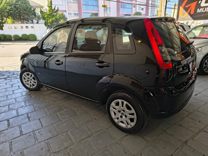 FIESTA 1.0 ROCAM SE 8V FLEX 4P MANUAL - 2014 - CAXIAS DO SUL