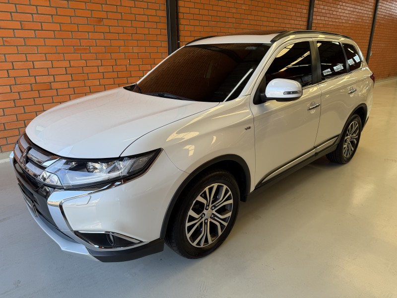 outlander 3.0 gt 4x4 v6 24v gasolina 4p automatico 2016 bento goncalves
