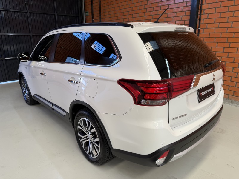 OUTLANDER 3.0 GT 4X4 V6 24V GASOLINA 4P AUTOMÁTICO - 2016 - BENTO GONçALVES