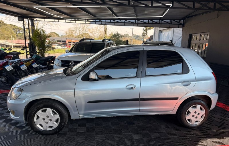 CELTA 1.0 MPFI LT 8V FLEX 4P MANUAL - 2012 - CANELA