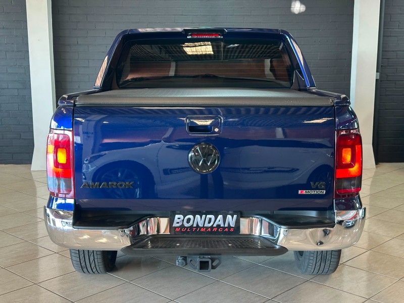 AMAROK 3.0 V6 TDI HIGHLINE CD DIESEL 4MOTION AUTOMÁTICO - 2023 - FARROUPILHA