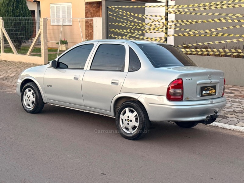 CLASSIC 1.0 MPFI LIFE 8V GASOLINA 4P MANUAL - 2005 - ESTâNCIA VELHA