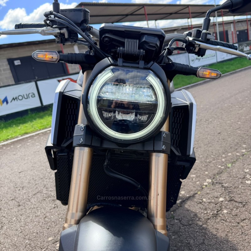 CB 650R E-CLUTCH - 2021 - VACARIA