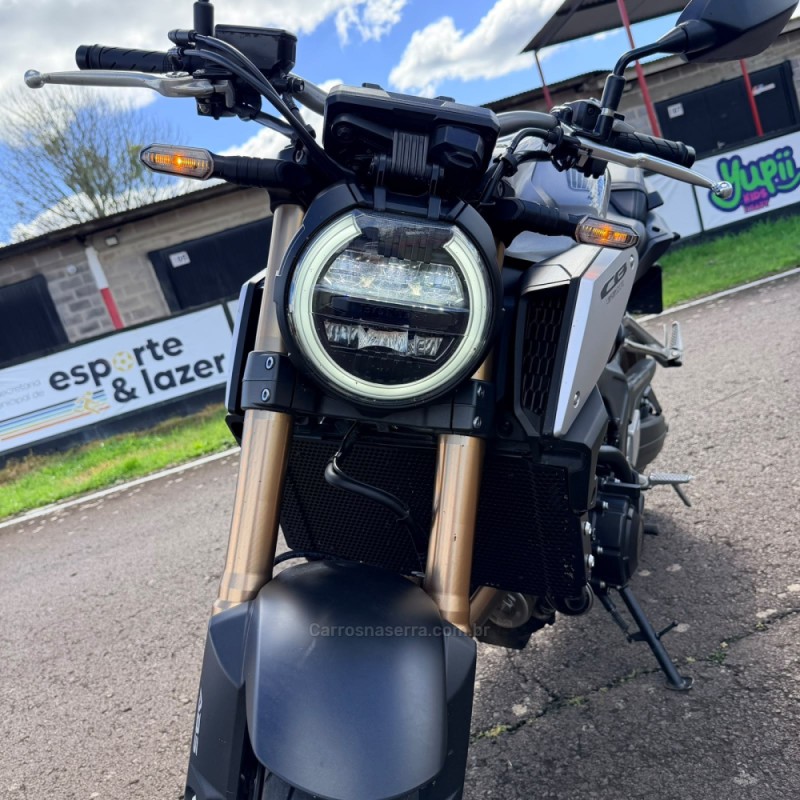 CB 650R E-CLUTCH - 2021 - VACARIA