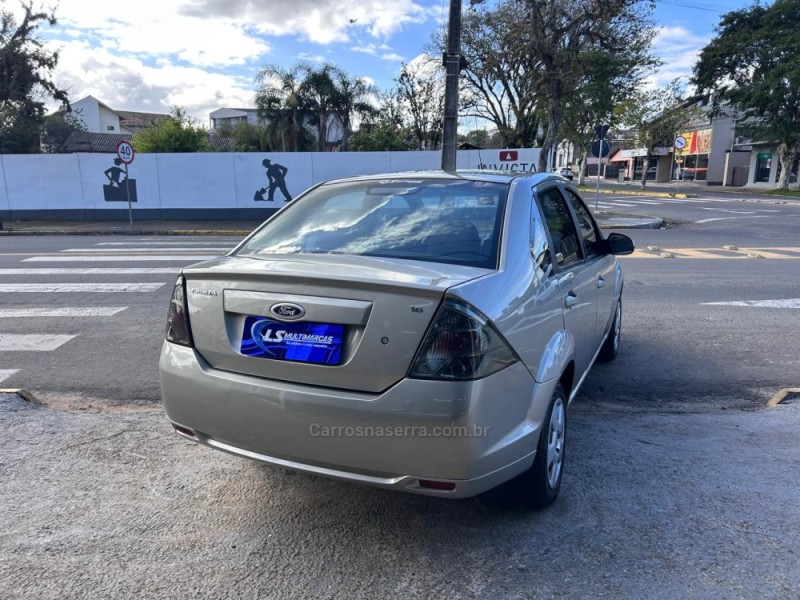 FIESTA 1.6 MPI SEDAN 8V FLEX 4P MANUAL - 2011 - VENâNCIO AIRES