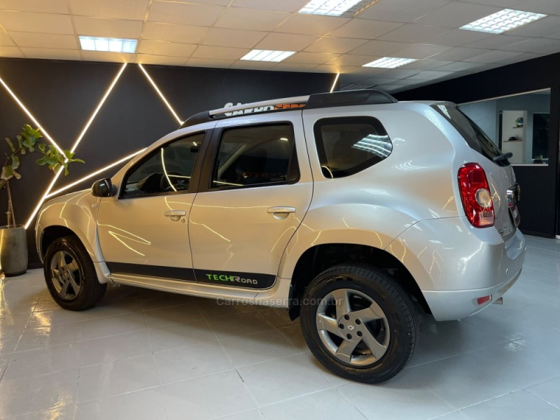 DUSTER 1.6 DYNAMIQUE 4X2 16V FLEX 4P MANUAL - 2014 - NOVO HAMBURGO