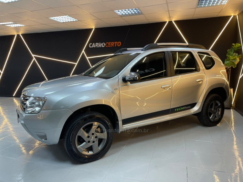 DUSTER 1.6 DYNAMIQUE 4X2 16V FLEX 4P MANUAL - 2014 - NOVO HAMBURGO