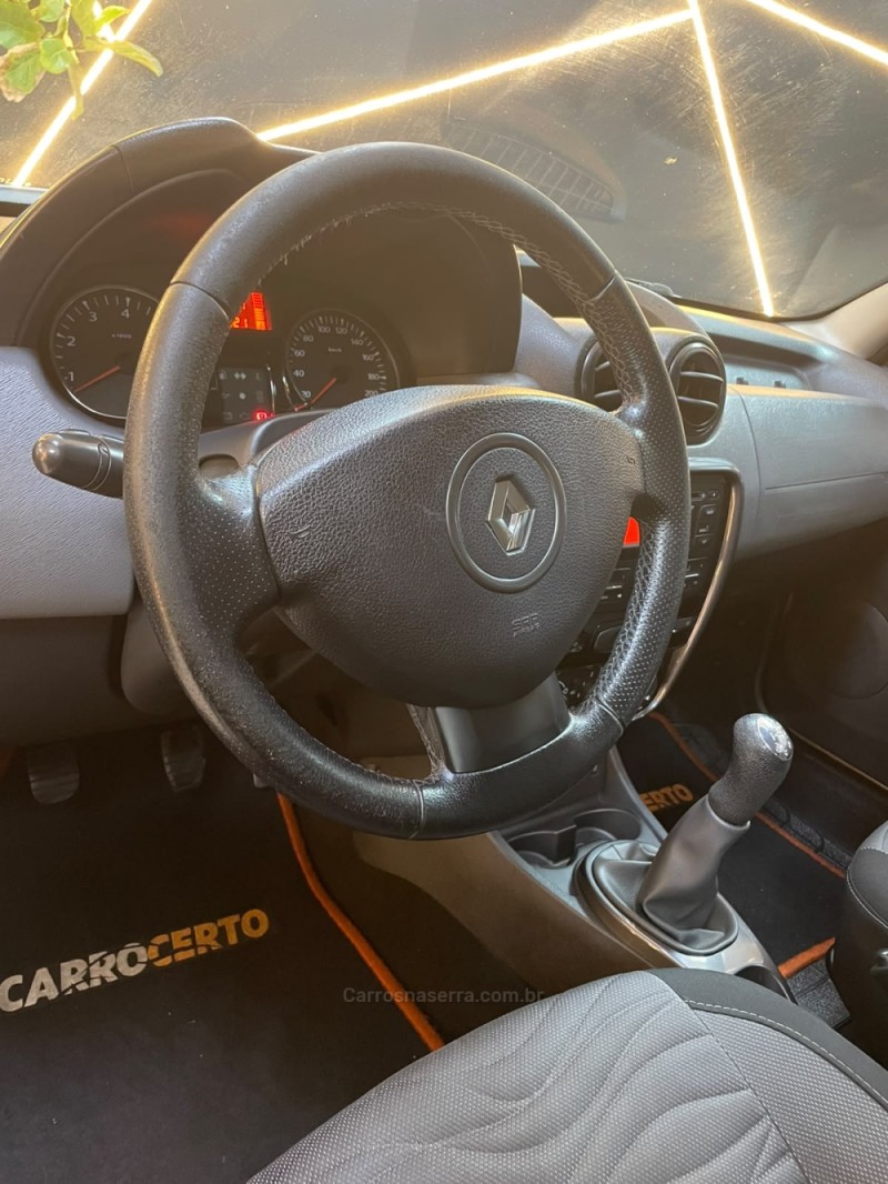 DUSTER 1.6 DYNAMIQUE 4X2 16V FLEX 4P MANUAL - 2014 - NOVO HAMBURGO