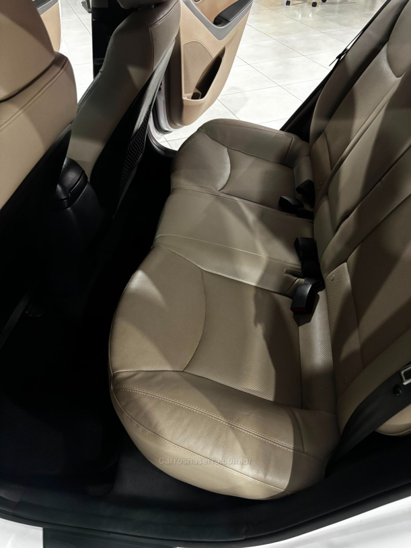 ELANTRA 2.0 GLS 16V FLEX 4P AUTOMÁTICO - 2016 - PASSO FUNDO