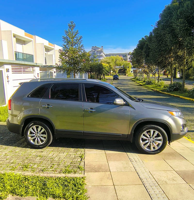 SORENTO 2.4 EX2 4X2 16V GASOLINA 4P AUTOMÁTICO - 2011 - FARROUPILHA
