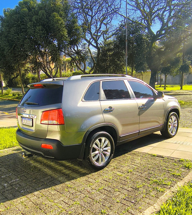 SORENTO 2.4 EX2 4X2 16V GASOLINA 4P AUTOMÁTICO - 2011 - FARROUPILHA