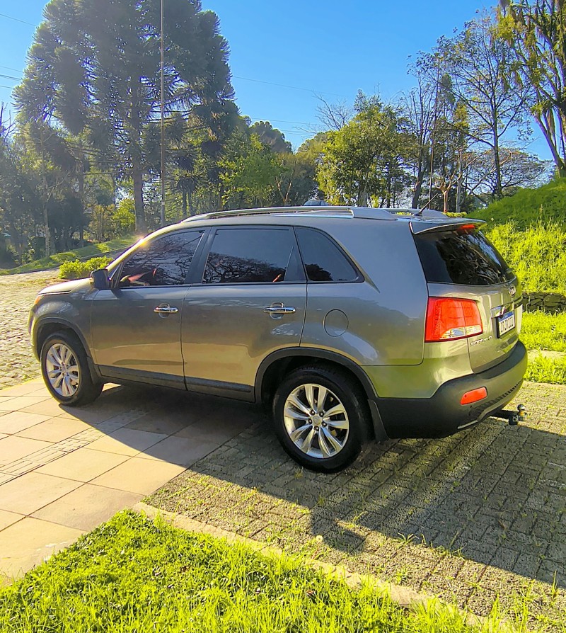 SORENTO 2.4 EX2 4X2 16V GASOLINA 4P AUTOMÁTICO - 2011 - FARROUPILHA