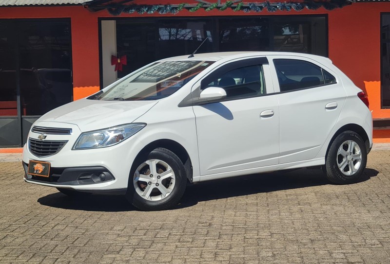 ONIX 1.0 LT 12V FLEX 4P MANUAL - 2014 - CANELA